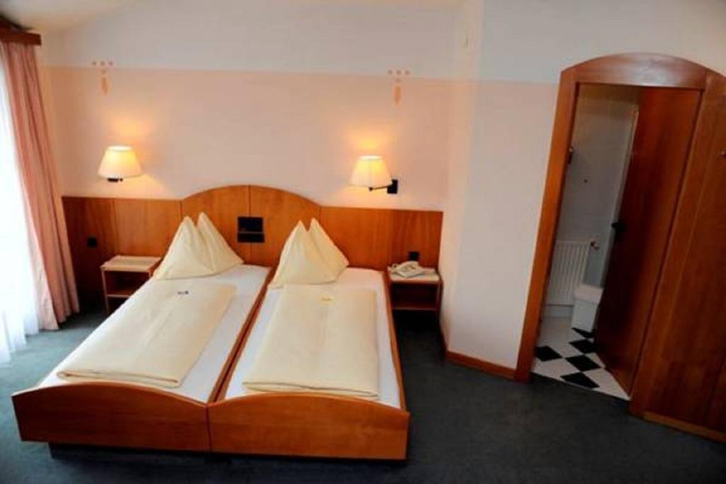 Hotel Edlingerwirt - Sauna & Golfsimulator Inklusive 斯皮特安德劳 外观 照片